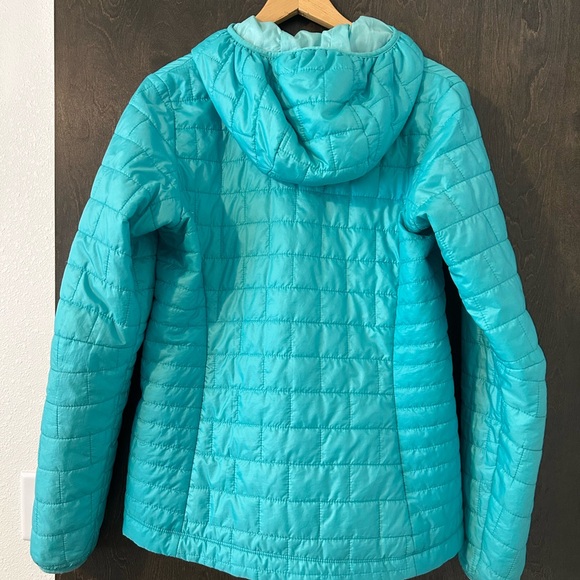 Women’s Patagonia Hooded Nano Puff in Rare Teal Color - Picture 2 of 3